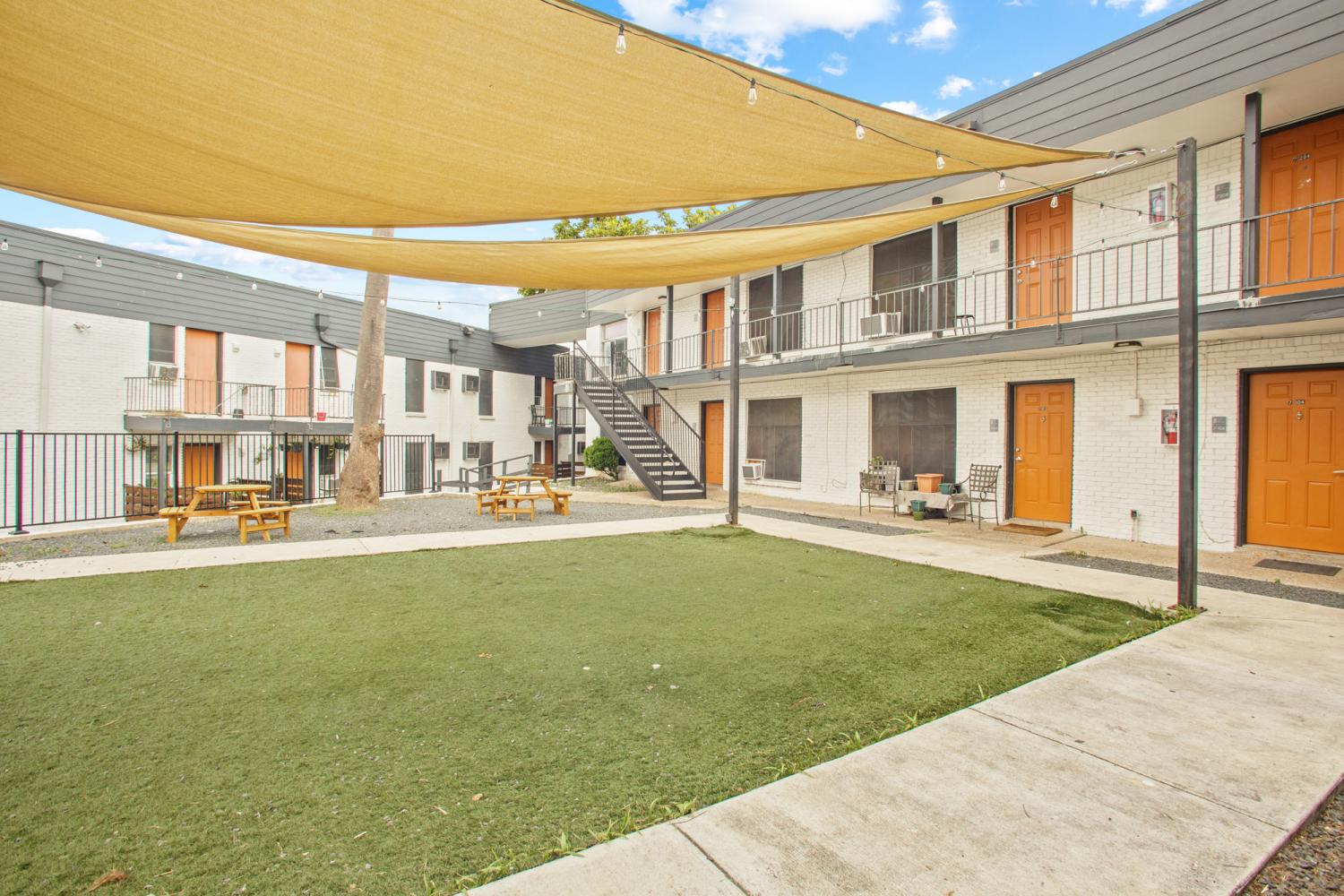 Flats At Wellington