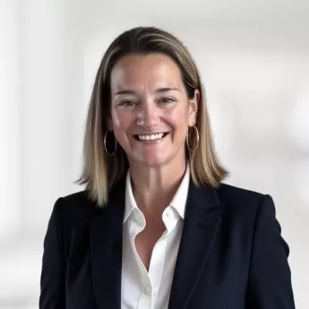 Jen Henkel headshot
