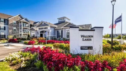 Entrance to Walden Lakes.