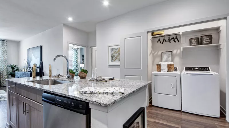 32hundred Windsor apartment photo
