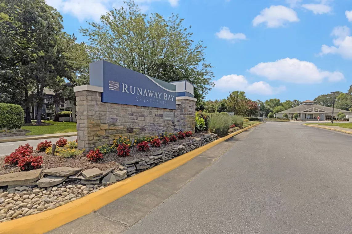 runaway bay apartments